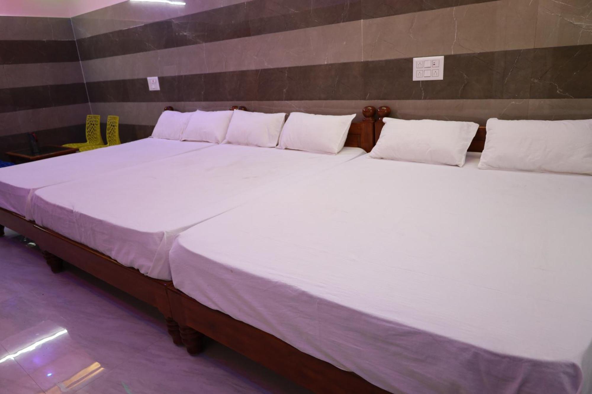 Готель Rv Residency Wodapatti Екстер'єр фото