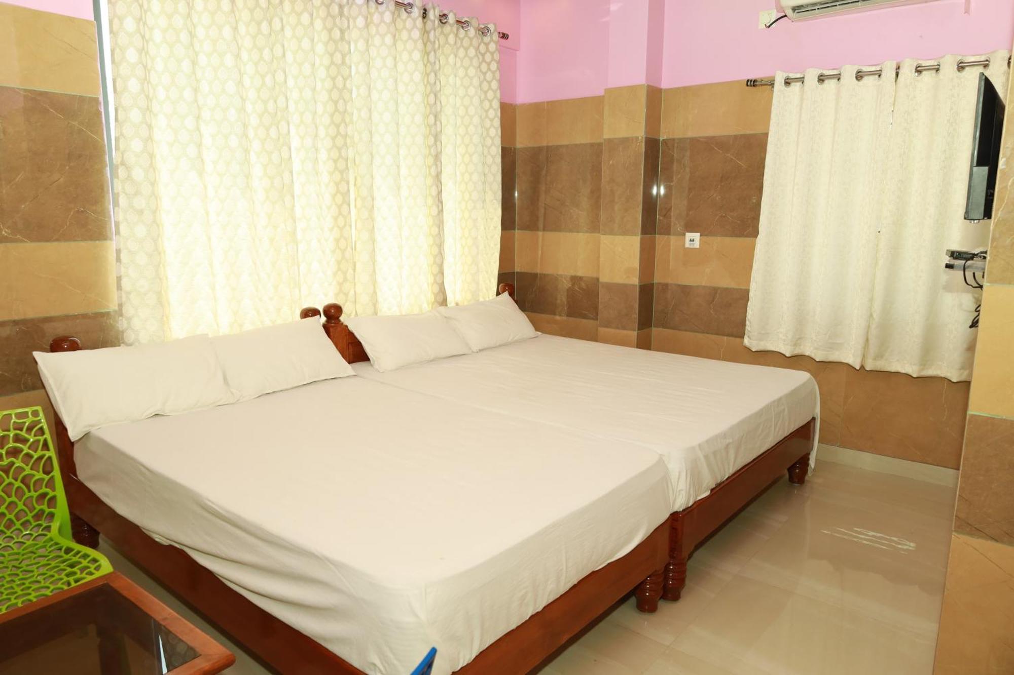 Готель Rv Residency Wodapatti Екстер'єр фото
