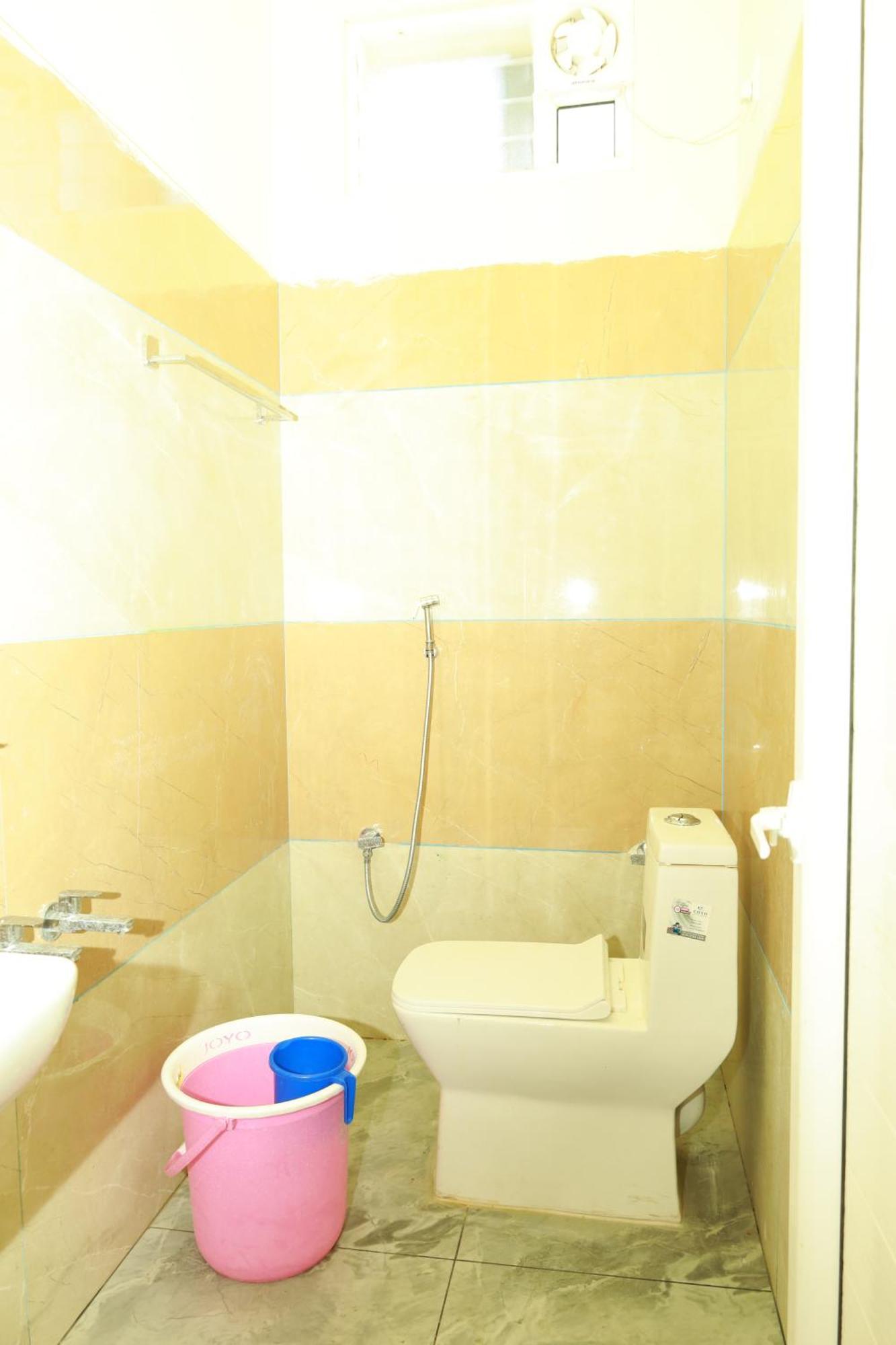 Готель Rv Residency Wodapatti Екстер'єр фото